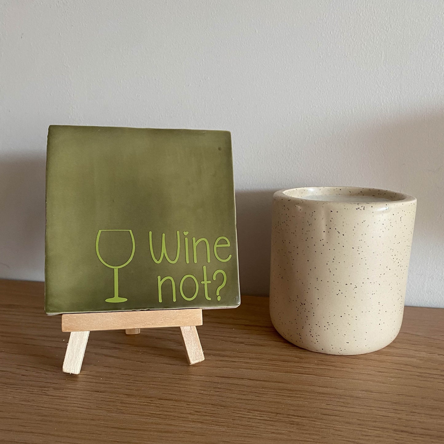 Tegeltje met tekst Wine not?